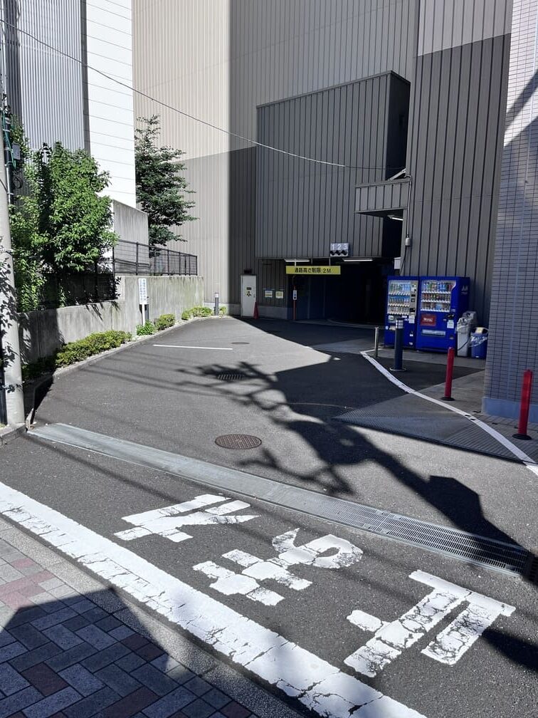 ドゥーエ横浜駅前　駐車場