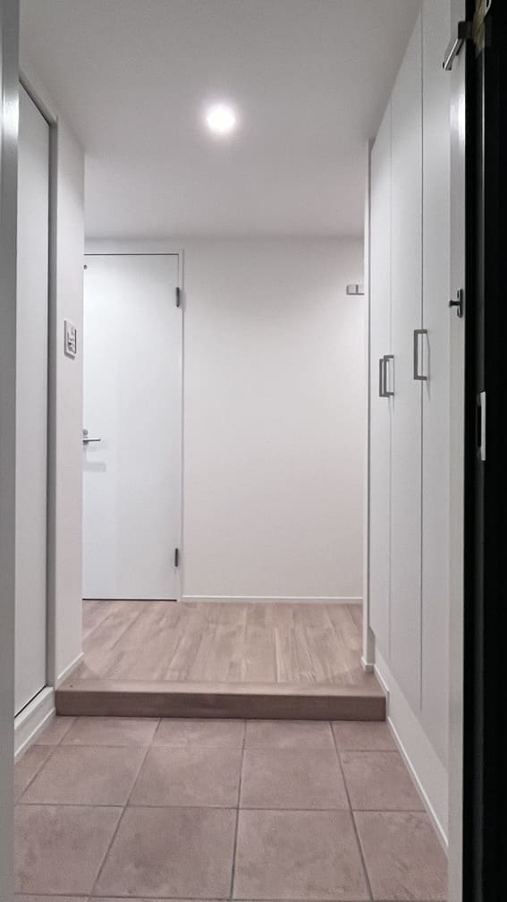 玄関　ドゥーエ横浜駅前