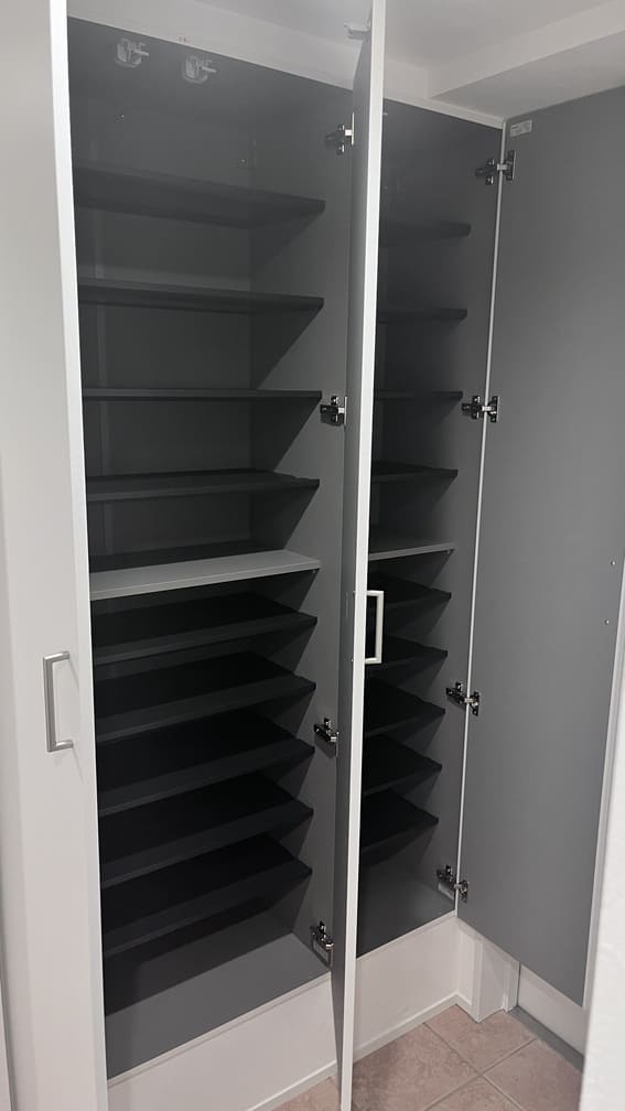 ドゥーエ横浜駅前　シューズボックス