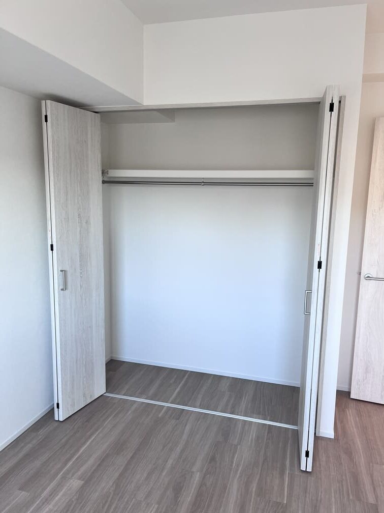 ドゥーエ横浜駅前　収納