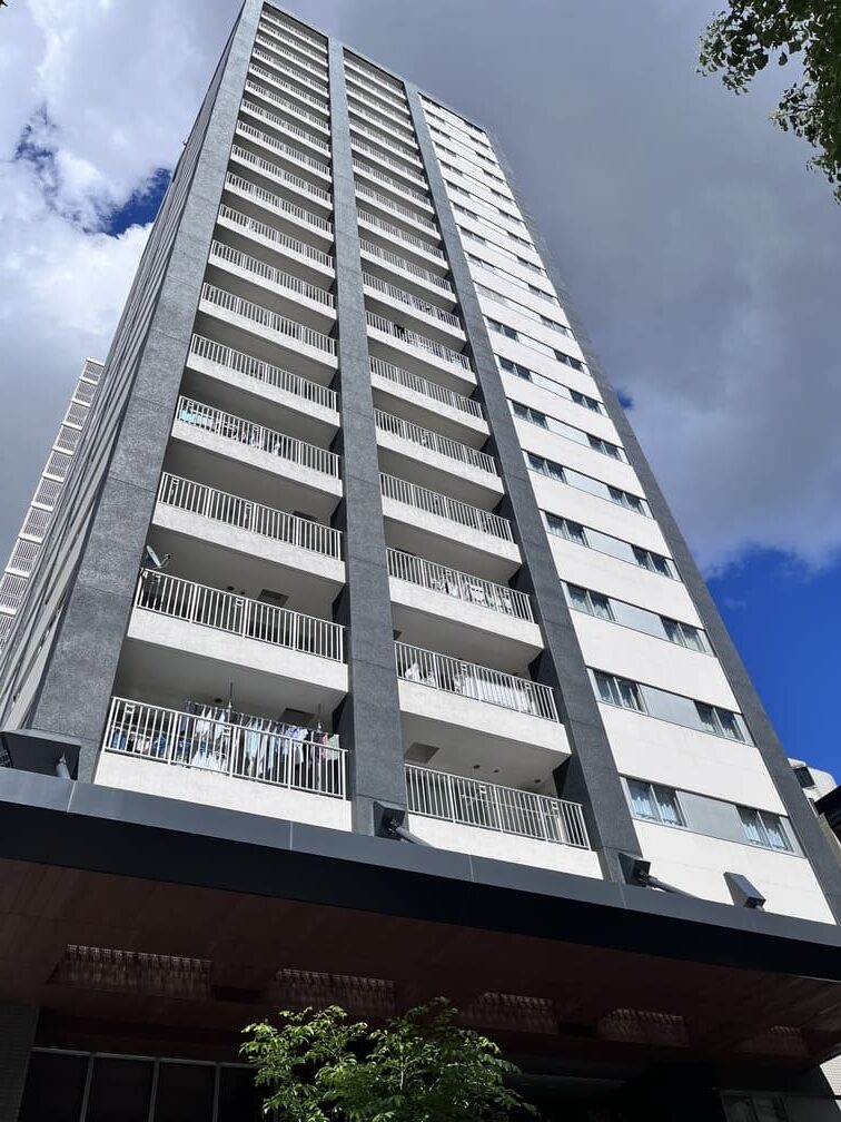 ドゥーエ横浜駅前の外観